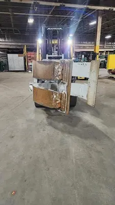 15,500 POUND HYSTER MODEL S155FT FORKLIFT WITH 84" CASCADE PAPER ROLL CLAMP