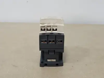 USED TELEMECANIQUE LC1D18B7