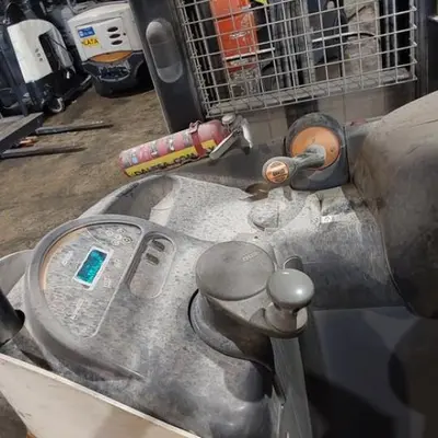 USED 2019 CROWN RR5725-45