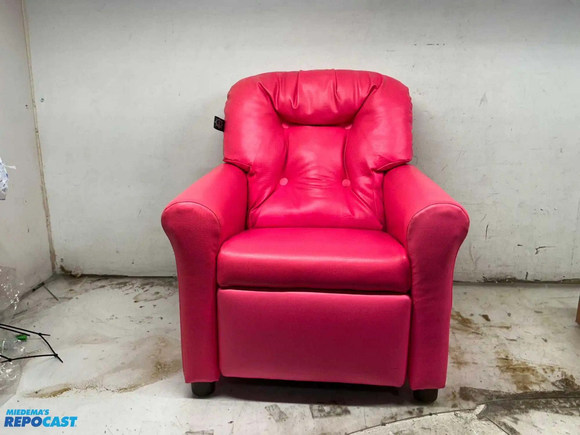The Crew Furniture Pink Kid’s Recliner Sofa