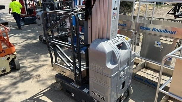 USED 2022 JLG 20MVL