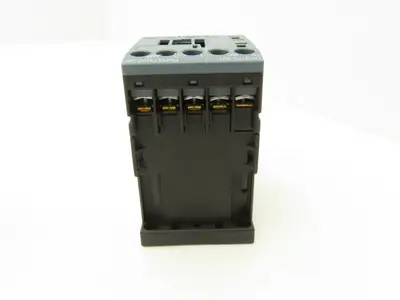 Siemens 3RT2015-1AF02 Contactor 7.5HP 3PH 575VAC 20A 2NC Lot of 6