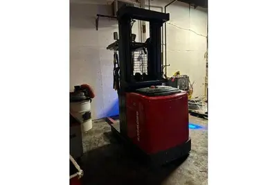 USED 2016 RAYMOND 560-OPC30TT