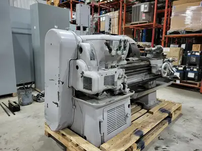 16" x 21" Lathe w/ Tooling & Accessories