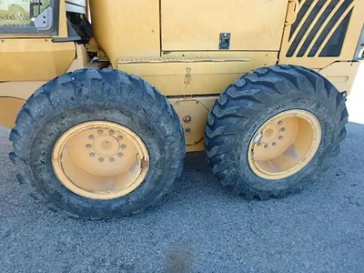 2011 Volvo G946