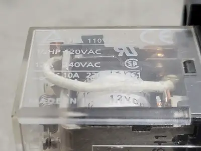 USED OMRON LY2