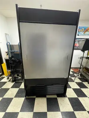 Used Oasis Used Oasis Refrigerated Self-Service Commercial Air Curtain Display Case with Door 120V Open Air Merchandisers (coolers) Illinois US | Falcon Restaurant Supply #1376388