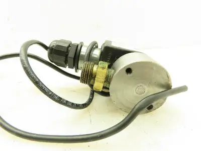 Parker 71215SN2EF00N0C111C2 Pneumatic Solenoid Valve 24VDC 520PSI 3/64 Orifice