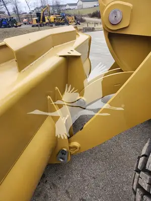 USED 2024 CATERPILLAR 910