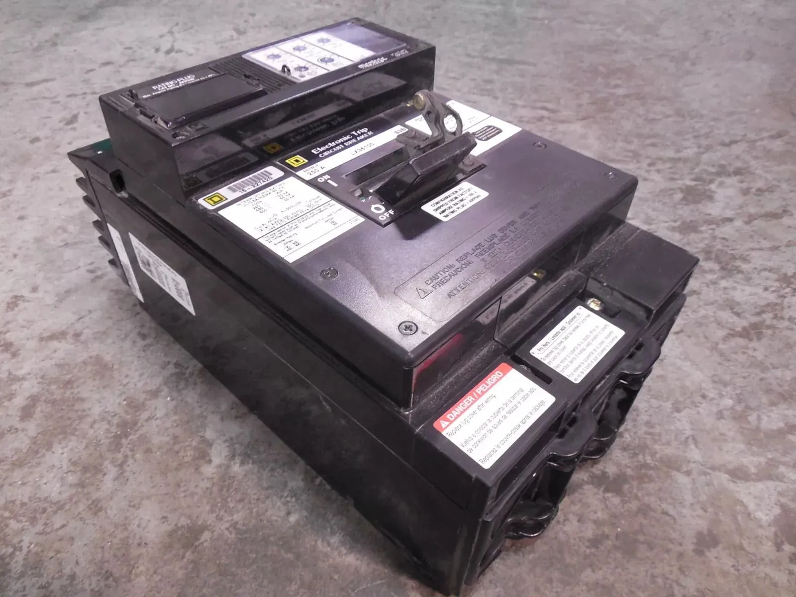 Square D LX36100 Electronic Trip Circuit Breaker 100A 600VAC no Rating Plug Used