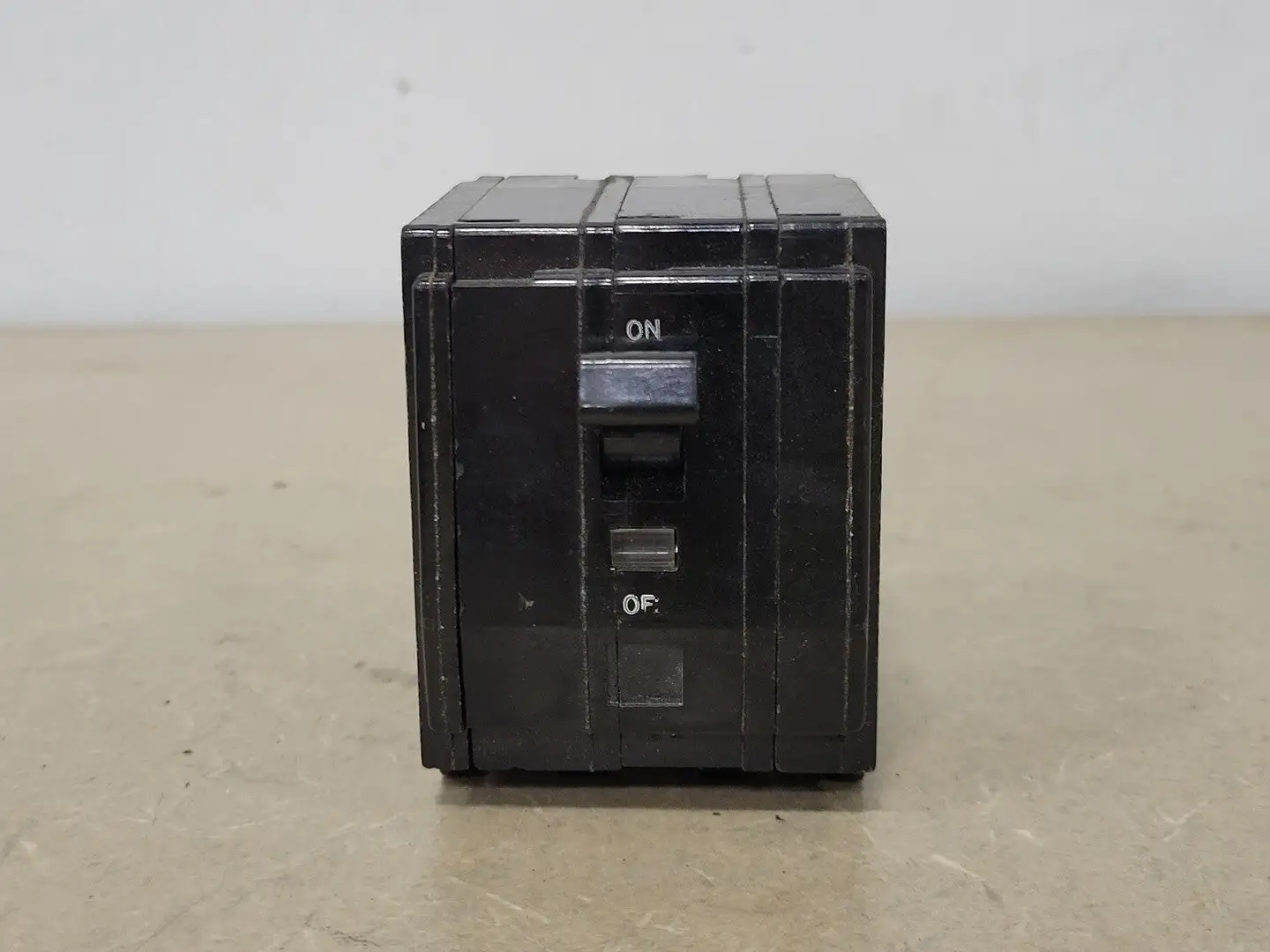 USED SQUARE D QO315