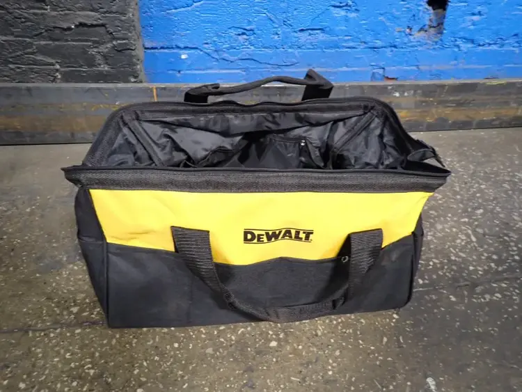 Used DEWALT _UNKNOWN_ Miscellaneous MRO Ohio US | HGR 24 #1083657