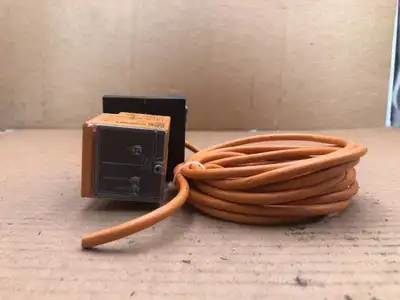 IFM Efector OM5003 Photoelectric Retro-Reflective Sensor