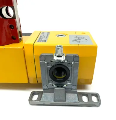 AVL2000-N02-5DZM | SMC  Soft Start Up Valve w/ Lock-out Function and Mount Bracket - Used