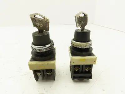 Fuji Electric AH25-12 Keyed 2-Position Selector Switch Lot of 2