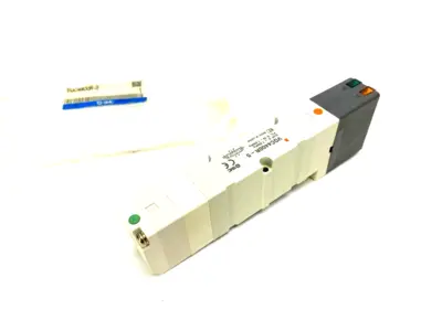 USED SMC PLUG-IN SOLENOID VALVE 5-PORT