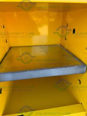 USED EAGLE 1903X 4 GALLON FLAMMABLE LIQUID STORAGE CABINET W/ SOFT CLOSE DOOR, KEY