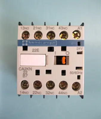 USED Telemecanique CA2KN22B7