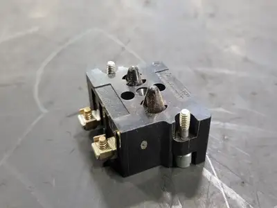 NEW CUTLER-HAMMER 10250T1