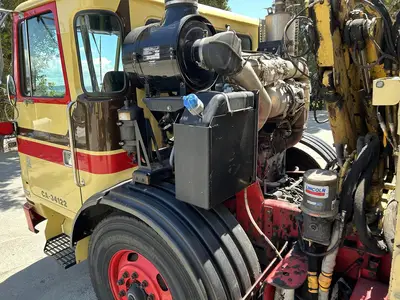 USED 2011 AUTOCAR XPEDITOR