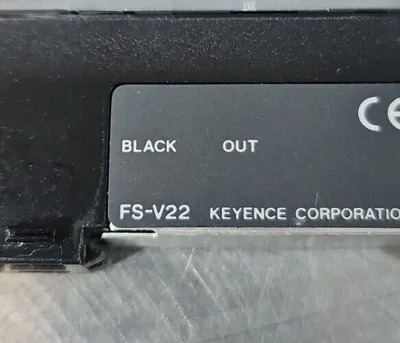 KEYENCE FS-V22RP OPTIC SENSOR NSMP. 3C-16