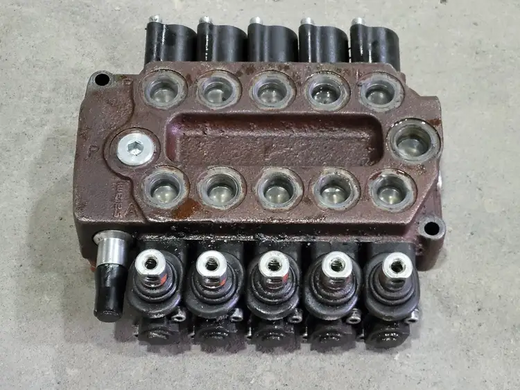 New | in-Stock SALAMI VDM6/DDDDD/U4S Parts (Hydraulics and Pneumatics) British Columbia CA | Lenmark #264538
