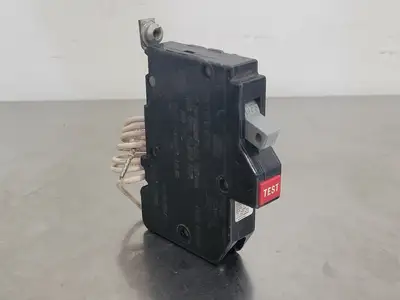USED CUTLER-HAMMER CHB120