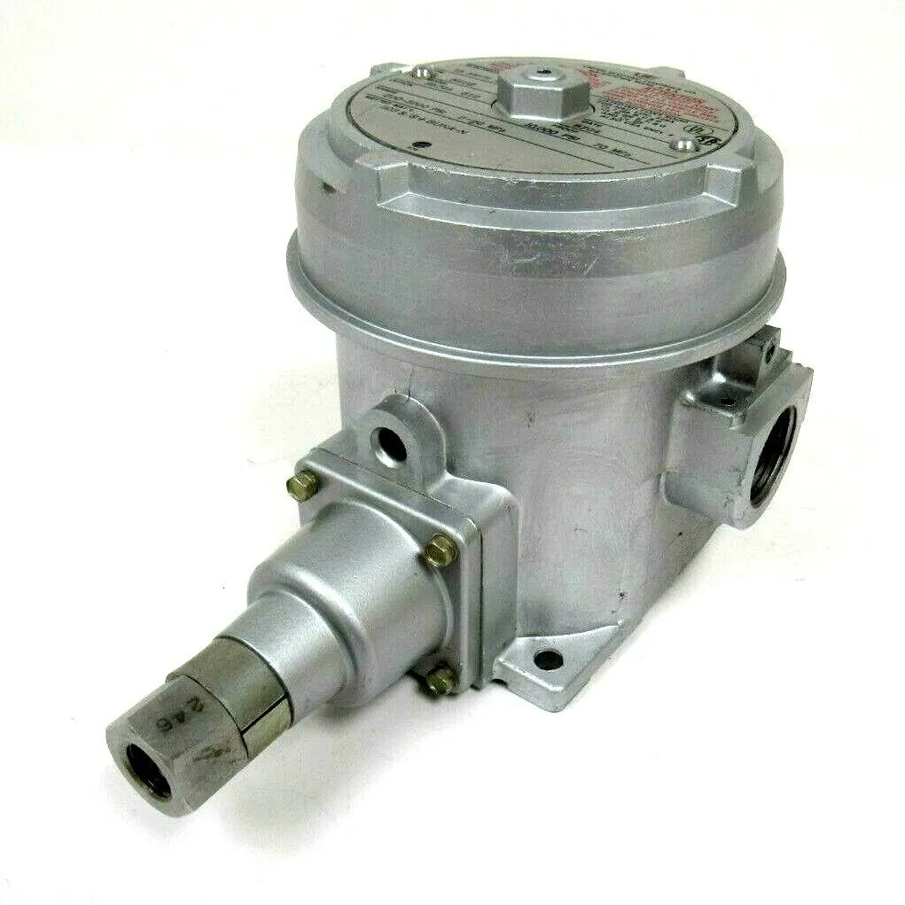 NEW UNITED ELECTRIC H122 PRESSURE SWITCH 95745-612