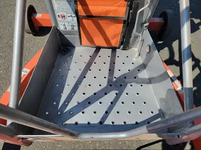 USED 2012 JLG FS80