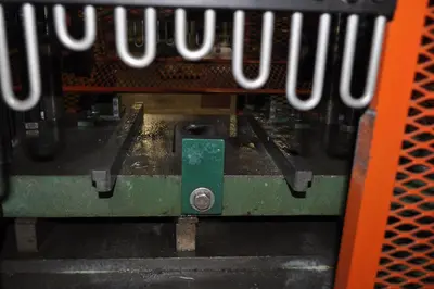 12 TON PNEU POWER CUT OFF PRESS
