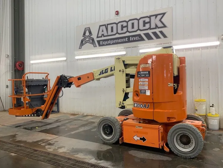 Used 2014 JLG E300AJP ARTICULATING BOOM LIFT Articulating Boom Lifts Alberta CA | Adcock Equipment #1418166