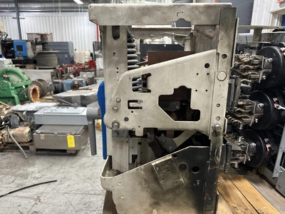 General Electric AK-T-2A-50 Air Circuit Breaker. Family AK; 3 Po