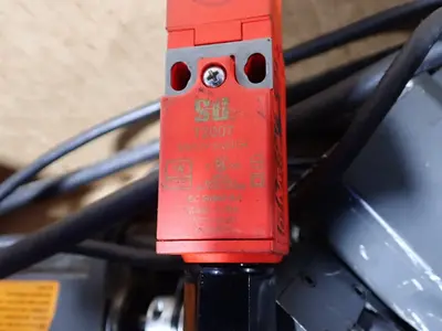 Emerson, Sti, Control Techniques Servo Motors, Safety Switch