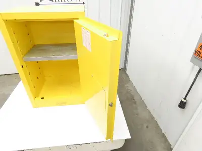 Used AGENT _UNKNOWN_ Biological Safety Cabinets Indiana US | Arrow Industrial #1367471