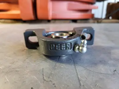 USED PEER UCP204-12