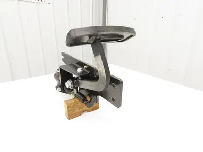 Hyster E80XN Forklift Brake Pedal & Master Cylinder & Bracket Assembly