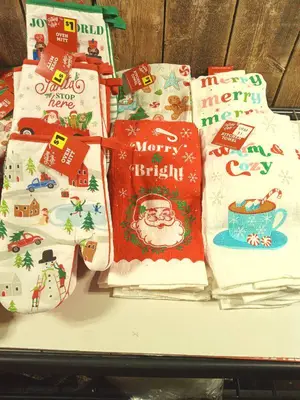 Huge Lot of Christmas (Table Mats, Kitchen towels, etc.)