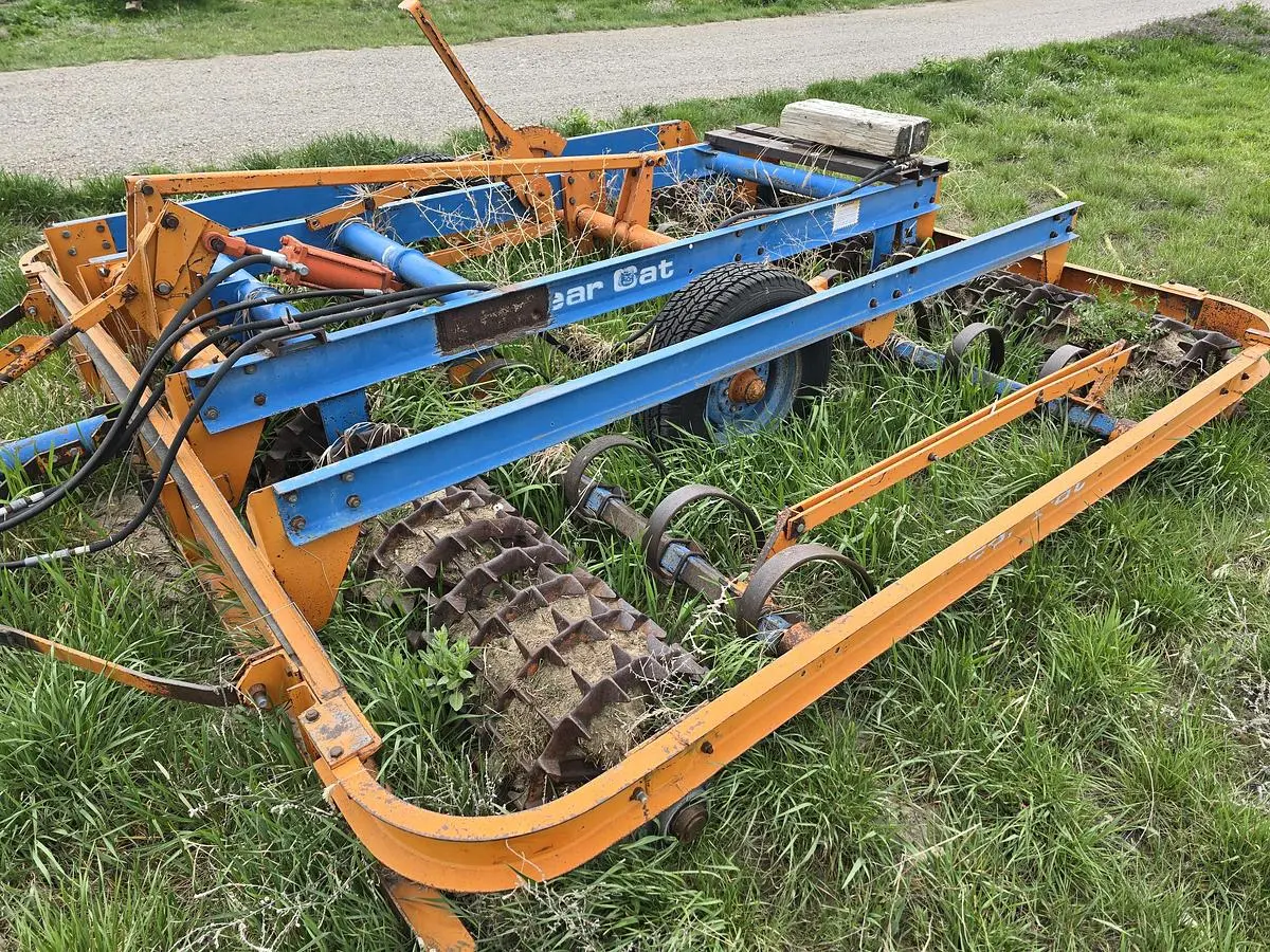 USED BEAR CAT 12'