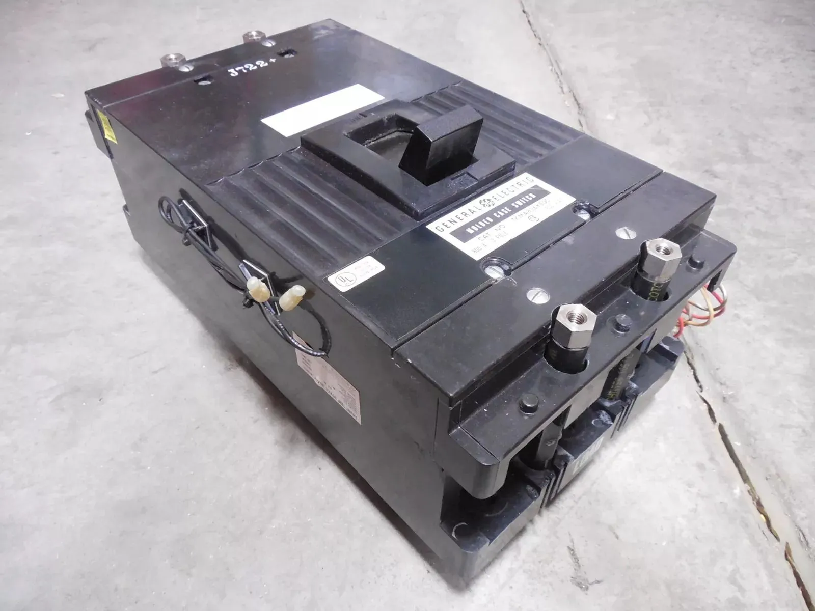 General Electric TKMA836Y800 Molded Case Switch 800 Amps 600VAC Shunt Trip Used