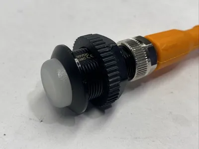 S18LGRXPQ, EVC892 | Banner S18LGRXPQ Barrel-Mount Indicator EZ-Light 10-30VDC w/ ifm EVC892 Cable - Used