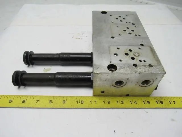 Used PARKER HYDRAULIC _UNKNOWN_ Valves/Fittings | Arrow Industrial #625591
