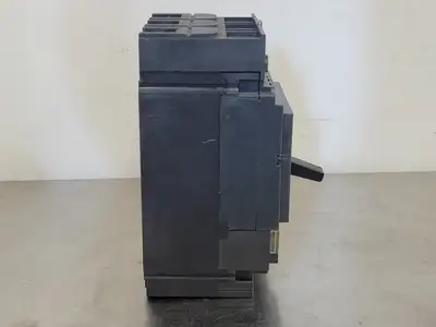 Used SCHNEIDER ELECTRIC NSX100-160-250 Switchgears British Columbia CA | Lenmark #241736