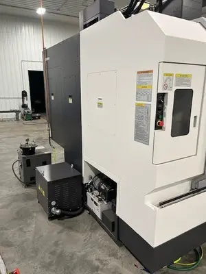 OKUMA GENOS M560V-5AX Vertical Machining Centers | Tight Tolerance Machinery (4)