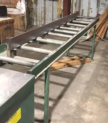 LAUDERDALE-HAMILTON LH CUT-OFF SYSTEM WITH INFEED AND OUTFEED CONVEYORS WITH RULEBAR AND STOPS