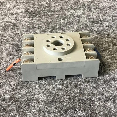 Used IDEC SR2P-06 Relays & Switches California US | Davliegogo LLC #1705431