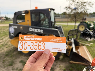 Used 2015 JOHN DEERE 326E WITH 1,162 HOURS Skid Steer Loaders Michigan US | Miedema Asset Management Group #1424758