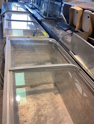 105-0057 AHT Paris 185 Self Contained Freezer Case