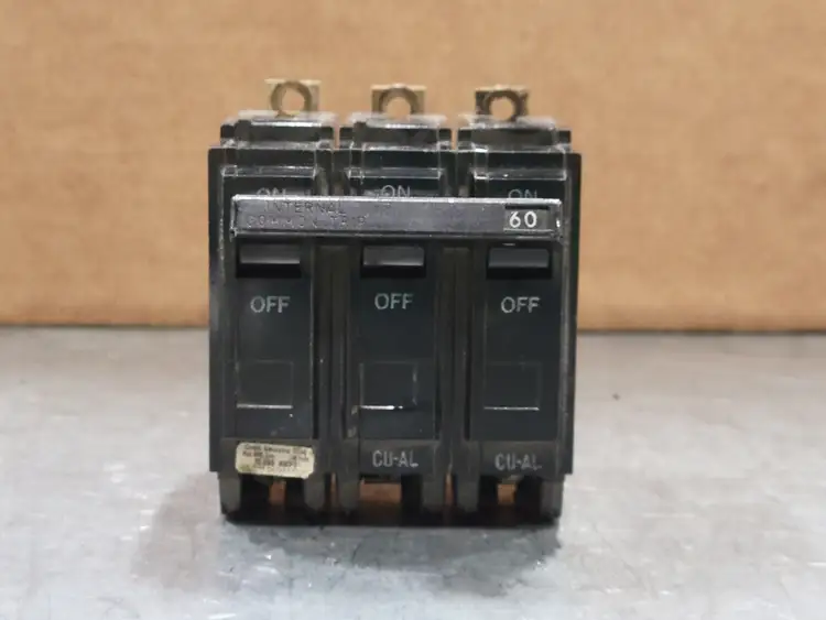 Used GENERAL ELECTRIC THQB32060 Switchgears British Columbia CA | Lenmark #243309