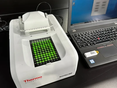 USED Thermo Scientific NanoDrop 8000