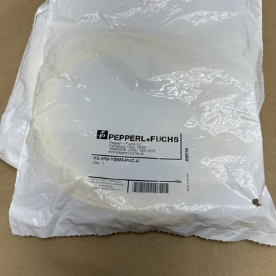 NEW PEPPERL & FUCHS V3-WM-YE5M-PVC-U